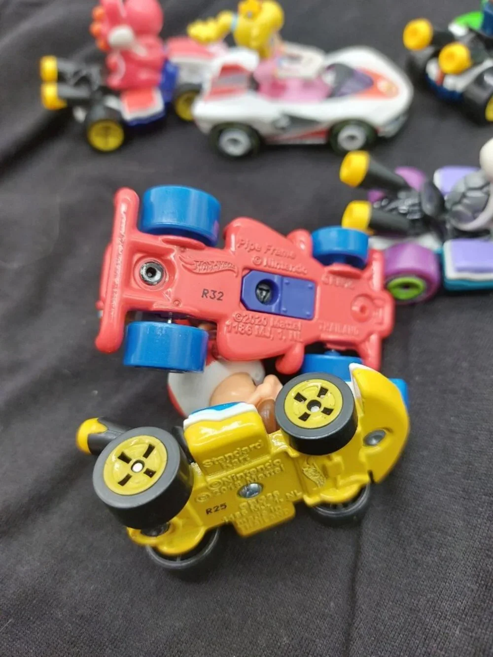 Hot Wheels Mario Kart Lot Of 6 Mario, Yoshi, Bones, Peaches, Lugi  Toad